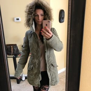 Hollister jacket with fake fur